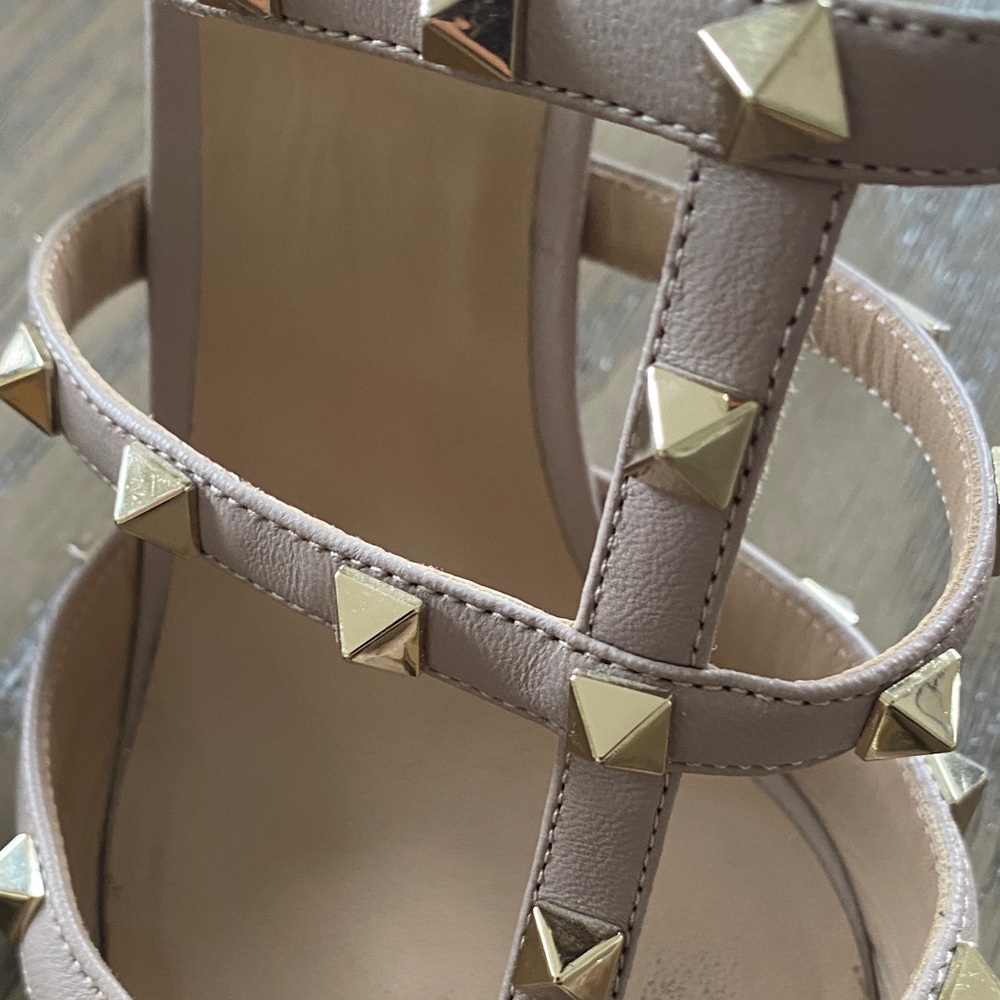 Valentino Rock Stud Black and Tan Studded Heels EU size 40 - Picture 4 of 16